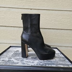 Lola Cruz black leather platform Leste boots EU 41